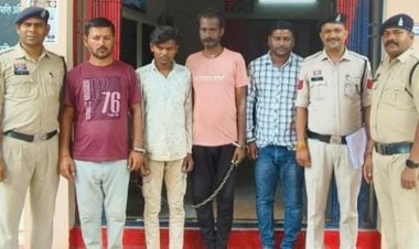 दो बाइक में भरकर ले जा रहे थे अवैध शराब, पुलिस ने दबोचे 4 आरोपी