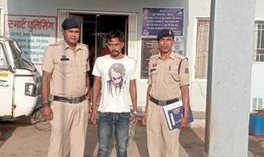 रवि शंकर स्टेडियम के सामने कार में नशीली गोलियां बेचने निकले दो आरोपी गिरफ्तार