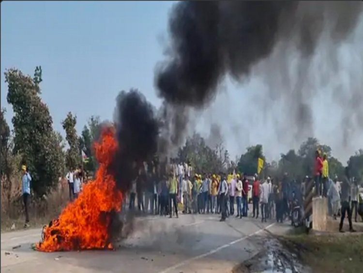 गोंडवाना गणतंत्र पार्टी के कार्यकर्ताओं ने  जमकर किया हंगामा
