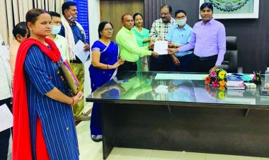 निगमायुक्त ने 5 कर्मचारियों को पदोन्नत कर बनाया सहा. राजस्व निरीक्षक