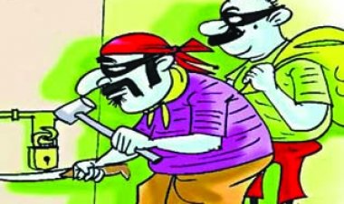 गोदाम से टाइल्स चोरी