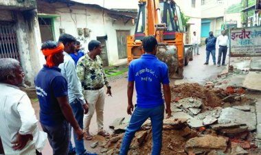 भिलाई 3 बाजार चौक क्षेत्र में तीन दिनों से चल रहा अतिक्रमणकारियों पर कार्रवाई
