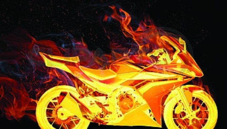 पुरानी रंजिस को लेकर बाइक में लगाई आग