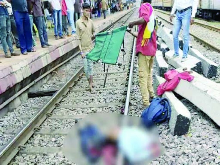 दुर्ग रेलवे स्टेशन में हादसा: चलती ट्रेन में चढ़ रहे लोको पायलट की पैर फिसलने से मौत