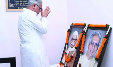 मुख्यमंत्री ने पं. रविशंकर शुक्ल व शहीद विद्याचरण शुक्ल की जयंती पर उन्हें किया नमन