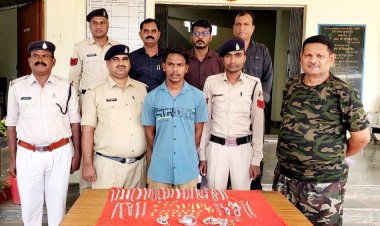 9 तोला सोना और 150 तोला चांदी के साथ चोरी के 5.5 लाख रुपए का माल बरामद