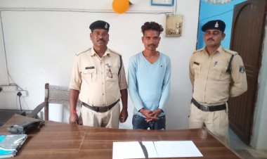 खुर्सीपार पुलिस की तत्परता से धारदार चाकू के साथ पकड़ा गया गुण्डा बदमाश