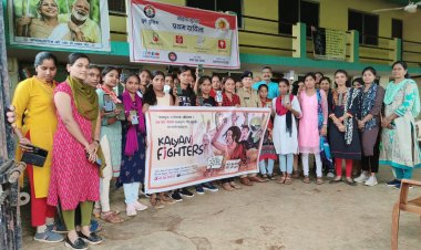 रक्षा टीम द्वारा महिलाओं को दिए गए सुरक्षा के टिप्स