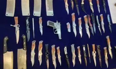 ऑनलाइन चाकू मंगाने वालों पर पुलिस का शिकंजा, 41 चाकू जब्त