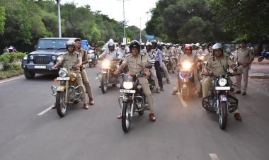 पुलिस अधीक्षक दुर्ग के नेतृत्व में भिलाई शहर में की गई बाइक पेट्रोलिंग