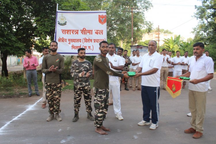 दौड़ प्रतियोगिता में नफिज़ खान, हारून अहमद तथा  सादिक अली रहे विजयी