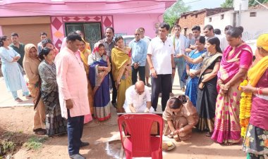 नेवई बस्ती में बनेगी 8 लाख से सड़क,  प्रदेश महामंत्री व महापौर ने किया भूमिपूजन