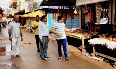 सुपेला के हार्डवेयर लाइन का आयुक्त ने किया निरीक्षण, अतिक्रमण पर दी कार्रवाई की चेतावनी