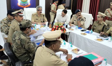 डीजीपी ने दुर्ग की लॉ एंड ऑर्डर की व्यवस्था और बढ़ते अपराध पर जताई नाराजगी, घंटों कंट्रोल रुम में चली मैराथन बैठक