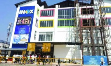 कश्मीर में 32 साल बाद खुले सिनेमा हॉल, आतंकियों ने 1990 में करा दिए थे बंद