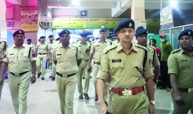 दुर्ग जिले की रेलवे स्टेशनों में एसपी की उपस्थिति में चला चेकिंग अभियान