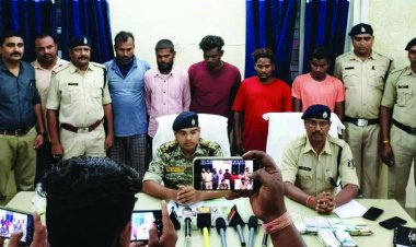 शराब भठ्ठी में हुए लाखों रुपए और शराब चोरी का खुलासा, 2 कर्मचारी सहित 5 आरोपी गिरफ्तार 