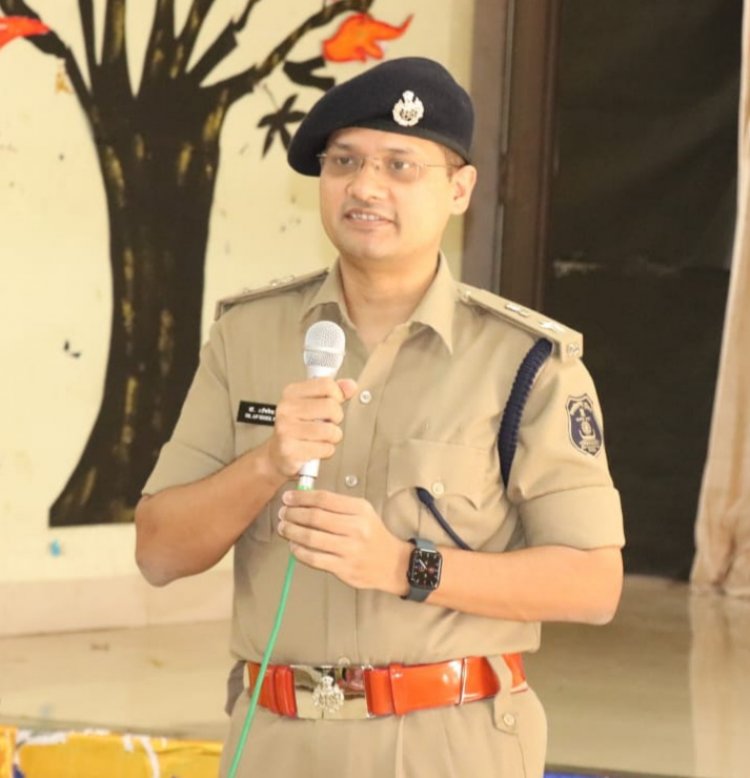 दुर्ग जिले 8 पुलिस अधिकारियों का दूसरे थानों में स्थानांतरण