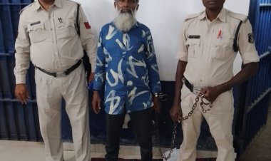 लूट हत्या जैसे 65 मामले के अपराधी दुर्ग का निगरानी बदमाश बबलु ईरानी गिरफ्तार