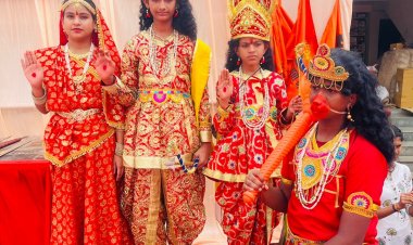 विजयादशमी पर्व पर निकाली गई भव्य शोभा यात्रा, शस्त्र पूजन कर हिंदू समाज को संगठित करने लिया संकल्प