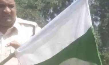 छत्तीसगढ़: घर की छत पर लगा रखा था पाकिस्तानी झंडा, क्षेत्र में तनाव बढ़ता देख पुलिस ने झंडे को जब्त कर आरोपी को किया गिरफ्तार