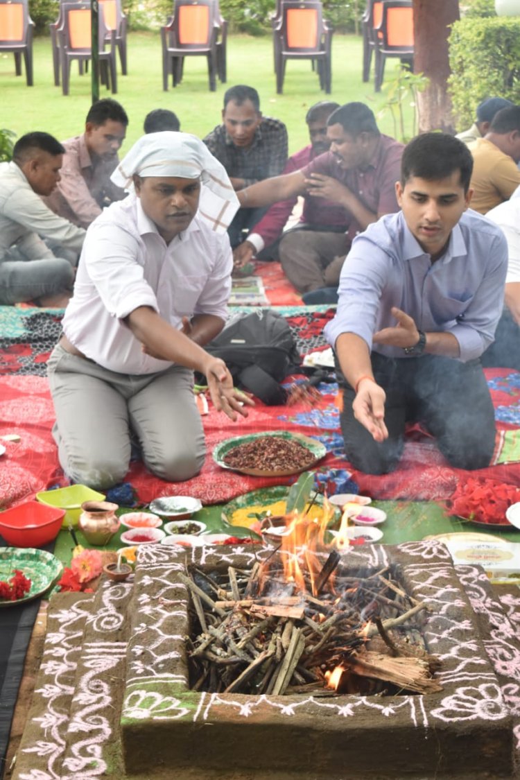 रक्षित केंद्र में एसपी ने किया शस्त्र पूजा, जवानों और आम नागरिकों के लिए सुरक्षा, शांति और उन्नति की कामना की