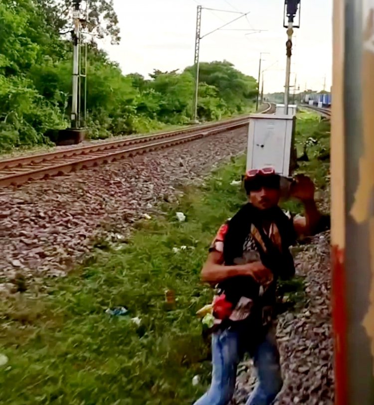 दुर्ग: स्कूटी में घूम घूम कर लूट एवं चोरी करने वाले अपराधी पुलिस गिरफ्त में, चलती ट्रेन में भी करता था हाथ साफ