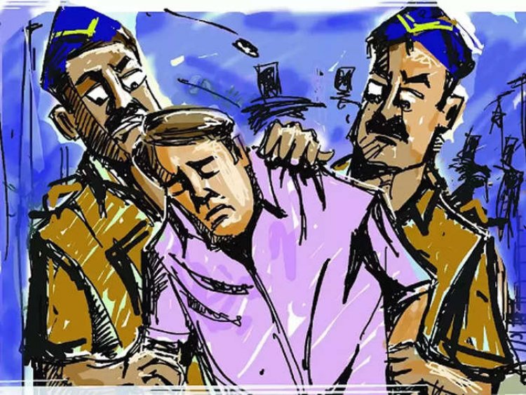 अपडेट: 250 करोड़ ठगी मामले में फरार कुलदीप को महाराष्ट्र पुलिस ने दुर्ग से किया गिरफ्तार, घर में सुरंग बनाकर छिपा था