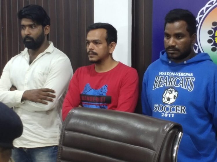 भिलाई: कोहका के खंडहर में महादेव सट्टा खिलाते तीन गिरफ्तार