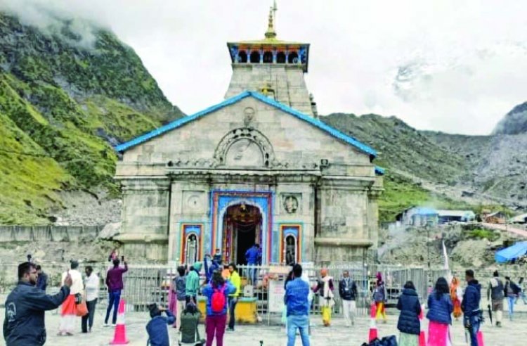 बाबा केदार के जयकारों के बीच धाम के कपाट बंद, अब छह माह ओंकारेश्वर मंदिर में रहेंगे विराजमान