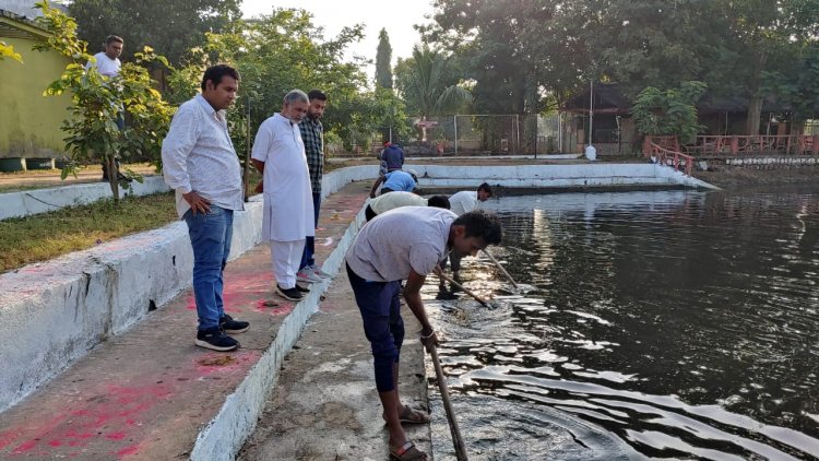 भिलाई भाजपा अध्यक्ष सहित पार्षदों ने किये तालाबों का निरीक्षण