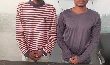 शराब दुकान से मदिरा प्रेमी का मोबाइल पार करने वाले दो शातिर चोर गिरफ्तार
