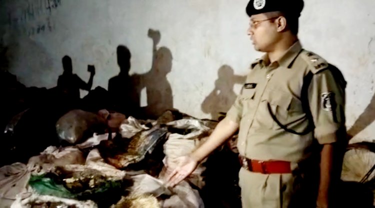 दुर्ग जिले की चखना दुकानों में सर्जिकल स्ट्राइक, पुलिस अधीक्षक ने स्वयं पहुंचकर की कार्रवाई