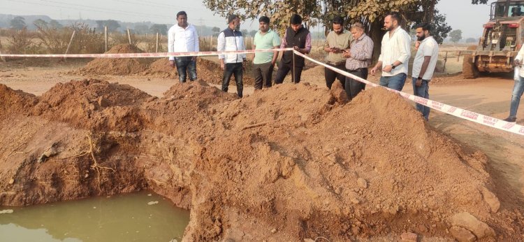 सड़क निर्माण एजेंसी की लापरवाही की वजह से रिसाली निगम क्षेत्र के ढाई हजार घरों में पानी नहीं