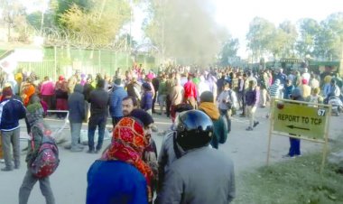 राजोरी में गोलीबारी में दो स्थानीय नागरिकों की मौत, लोगों ने हाईवे जाम कर किया विरोध-प्रदर्शन