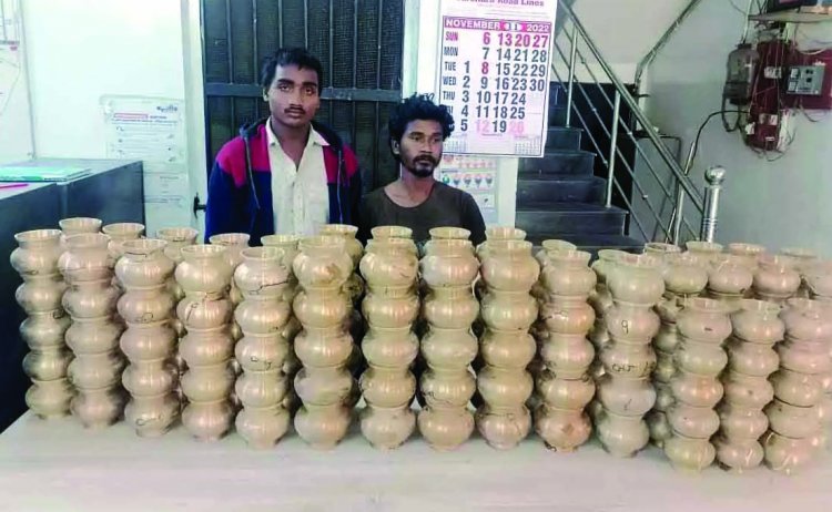 फैक्ट्री का ताला तोड़ 96 हजार रुपए के कांसा का लोटा चुराने वाले 2 आरोपी गिरफ्तार