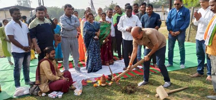 रिसाली सेक्टर में  लगेगा हाईमास्क, महापौर ने किया भूमिपूजन