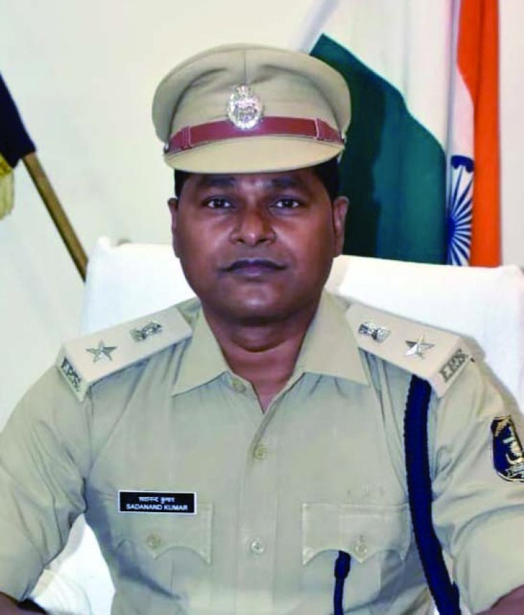 नक्सलियों द्वारा लूटे गए एसएलआर राइफल को नारायणपुर पुलिस ने किया बरामद, एसपी ने की इनाम की घोषणा