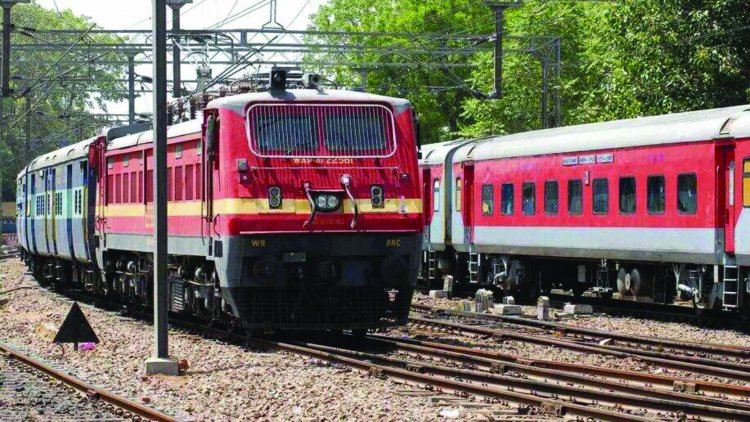 कोहरे के कारण 290 ट्रेनें कैंसल, देरी से चल रही 38 ट्रेनें