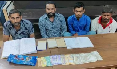 लाखों की सट्टा पट्टी के साथ चार गिरफ्तार