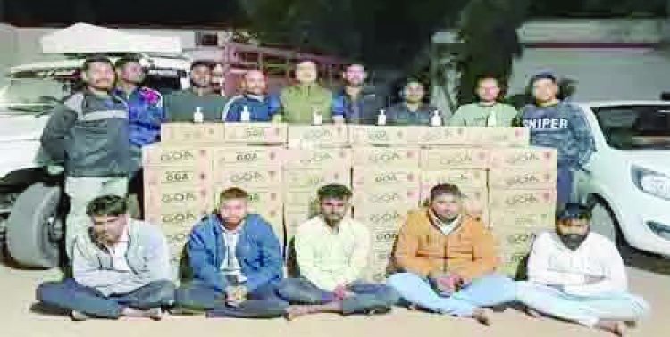 भिलाई के शराब तस्कर राजेश साहू सहित 5 लोग 90 पेटी शराब के साथ गिरफ्तार