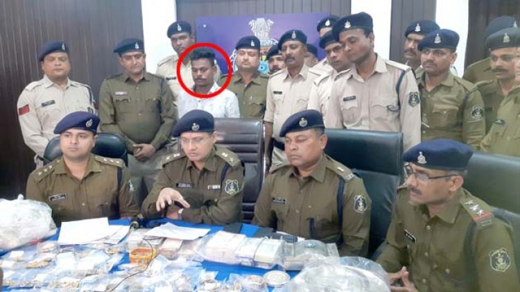 दुर्ग पुलिस ने किया 3 करोड़ के जेवरात व नगदी चोरी का खुलासा