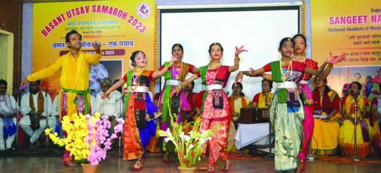 शांतिनिकेतन के तर्ज पर मनाया गया बसंत उत्सव