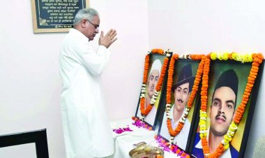 मुख्यमंत्री भूपेश बघेल ने भगत सिंह, राजगुरू और सुखदेव के शहादत दिवस पर किया नमन