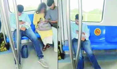 शमर्नाक हरकत, ट्रेन में लड़की के बगल में बैठकर मास्टरबेट करते युवक का वीडियो वायरल