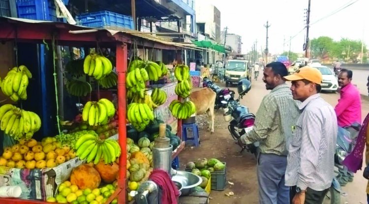 सड़क पर अतिक्रमण नहीं करने लोगों को दी गई समझाइश