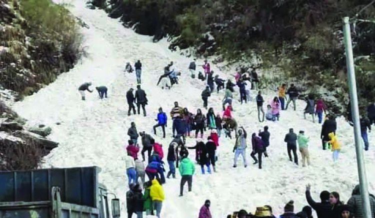 गंगटोक में हिमस्खलन से 7 टूरिस्ट की मौत, 11 की हालत गंभीर