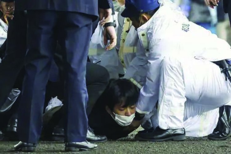 जापान के प्रधानमंत्री की सभा में धमाका, बाल-बाल बची फुमियो किशिदा की जान, हमलावर गिरफ्तार