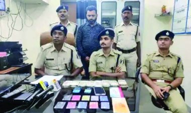 किराये के मकान में चल रहा था आईपीएल सट्टा, पुलिस ने 4 लाख नगदी के साथ आरोपी को पकड़ा