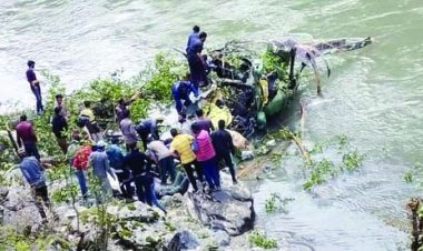 सेना का हेलीकॉप्टर दुर्घटनाग्रस्त